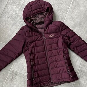 Mountain Hardwear Women’s Deep Burgundy Puffer Jacket